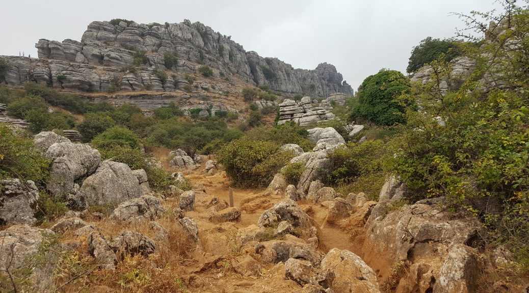 1 5 1038x576 - El Torcal - кто-то пек оладьи